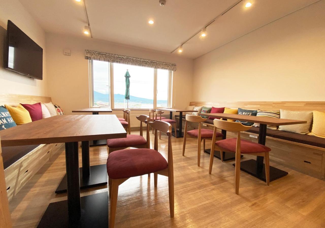 Hotel Hanafuji Inn Nakafurano Екстериор снимка